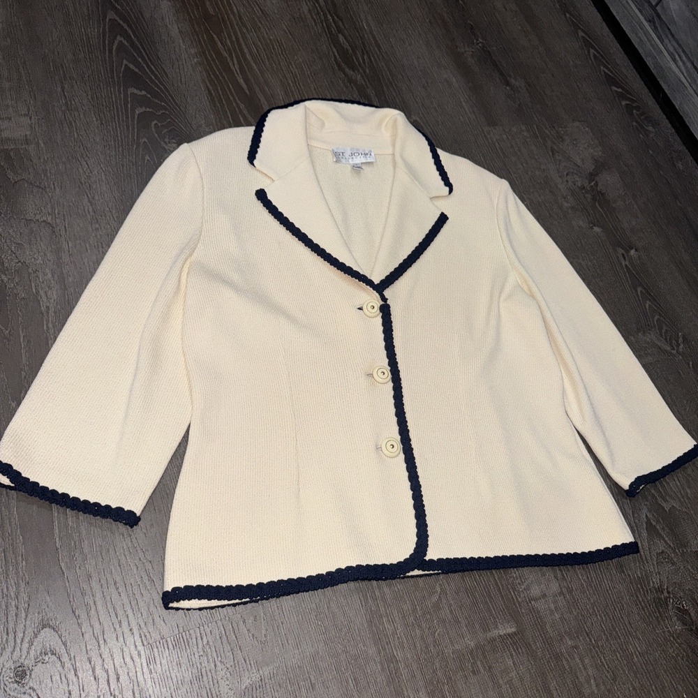 St. John Collection Jacket M Cream Wool Navy Scalloped Trim Knit Santana 12